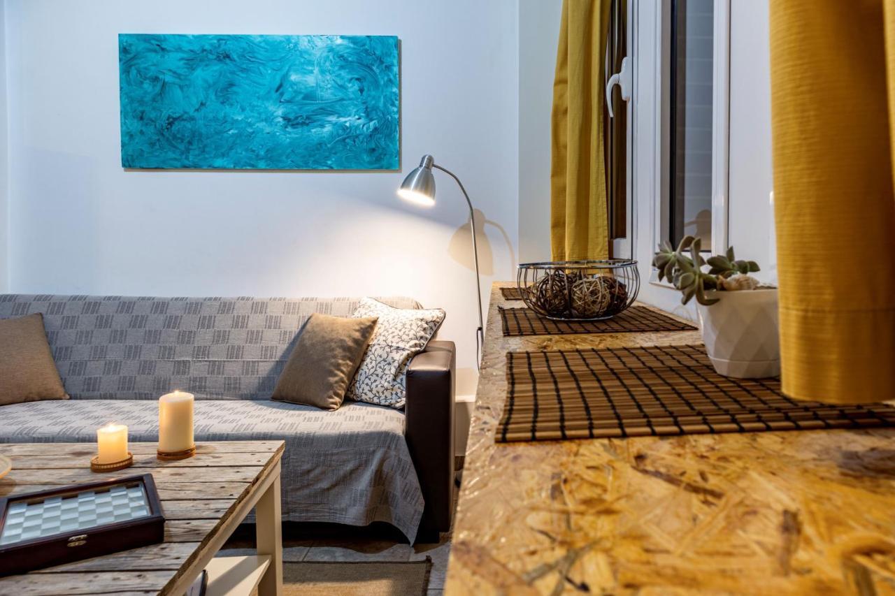 Downtown Charming Studio Каламата Екстериор снимка