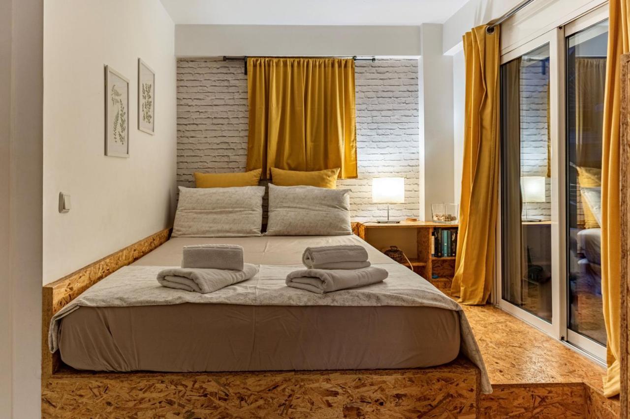 Downtown Charming Studio Каламата Екстериор снимка