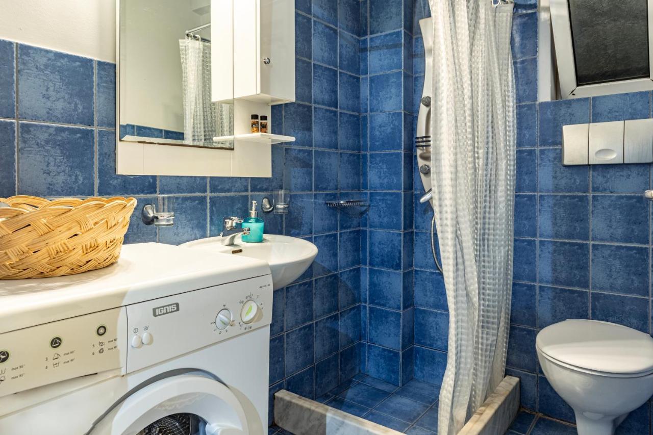 Downtown Charming Studio Каламата Екстериор снимка