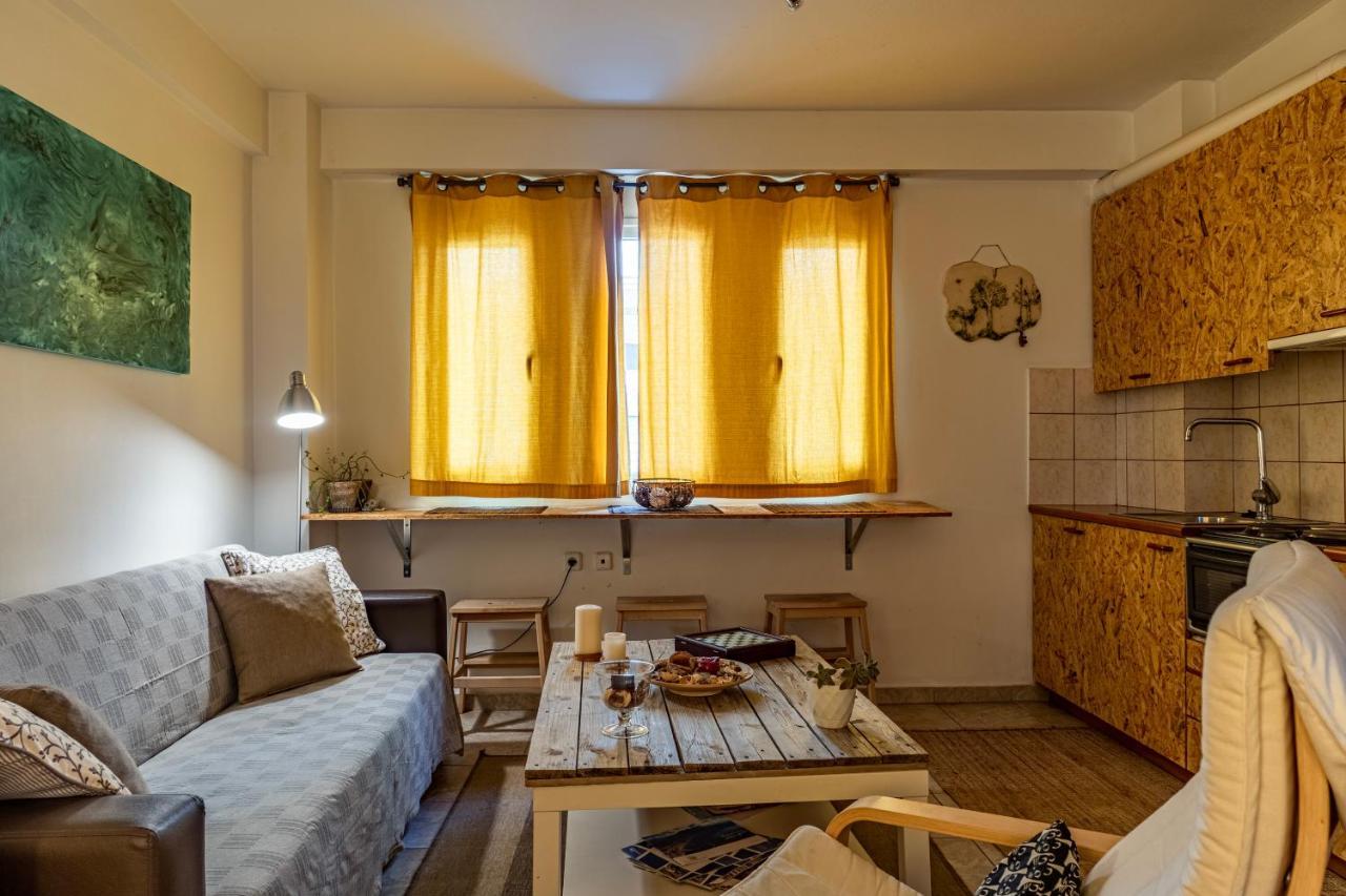 Downtown Charming Studio Каламата Екстериор снимка
