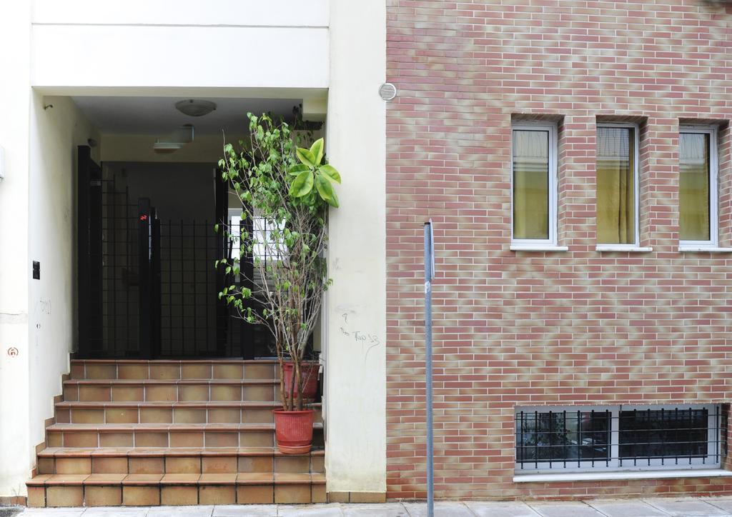Downtown Charming Studio Каламата Екстериор снимка